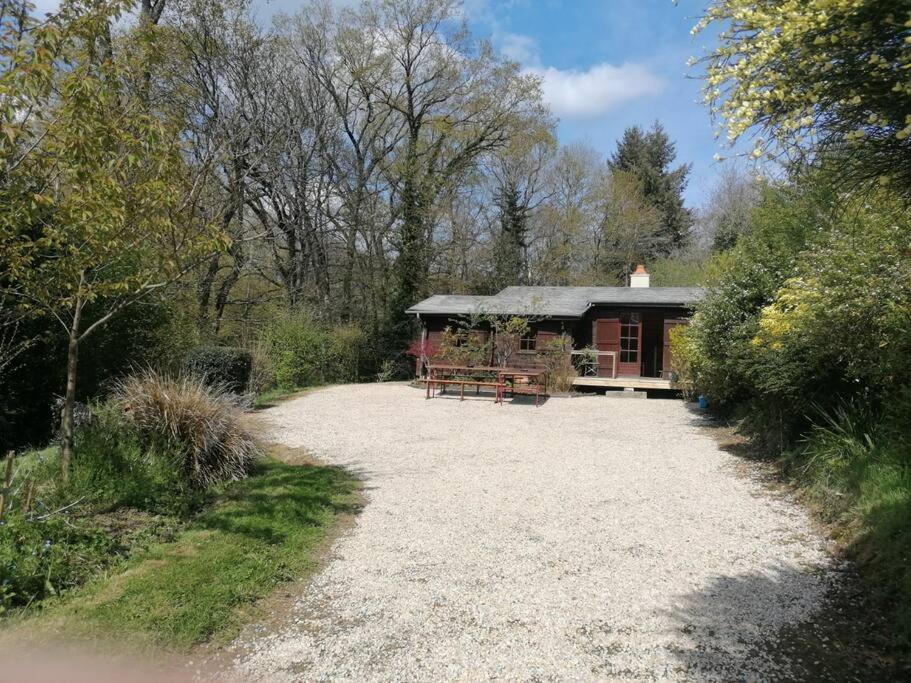 Chalet En Pleine Nature Au Bord D'Un Etang Lanvallay Buitenkant foto