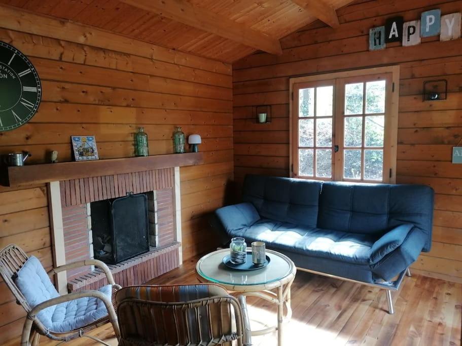Chalet En Pleine Nature Au Bord D'Un Etang Lanvallay Buitenkant foto